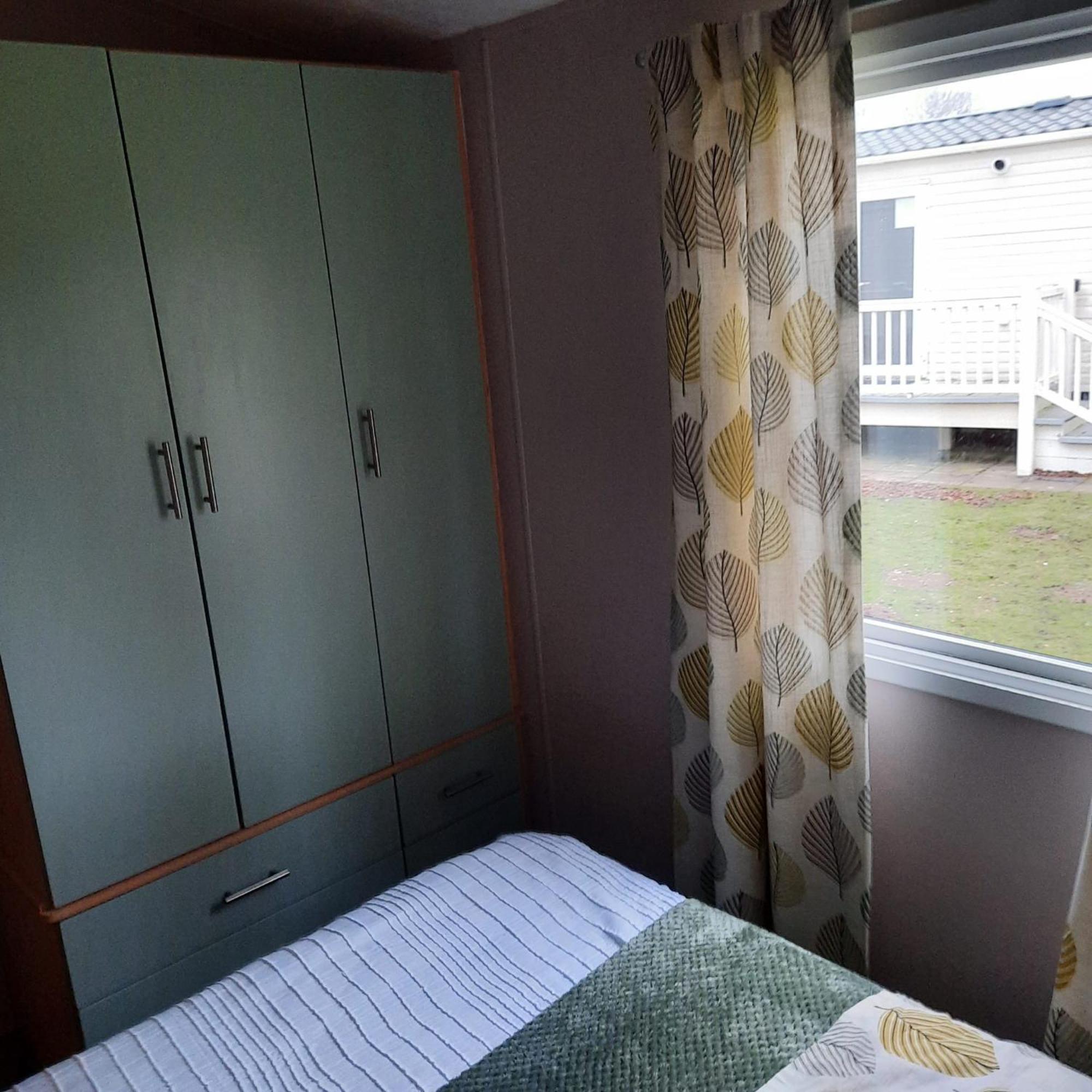 Beautiful 3 Bedroom Caravan With Hot Tub - Tattershall Lakes ภายนอก รูปภาพ